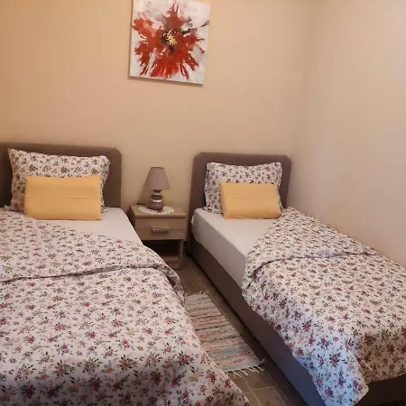 Rural Household Knez Appartement *